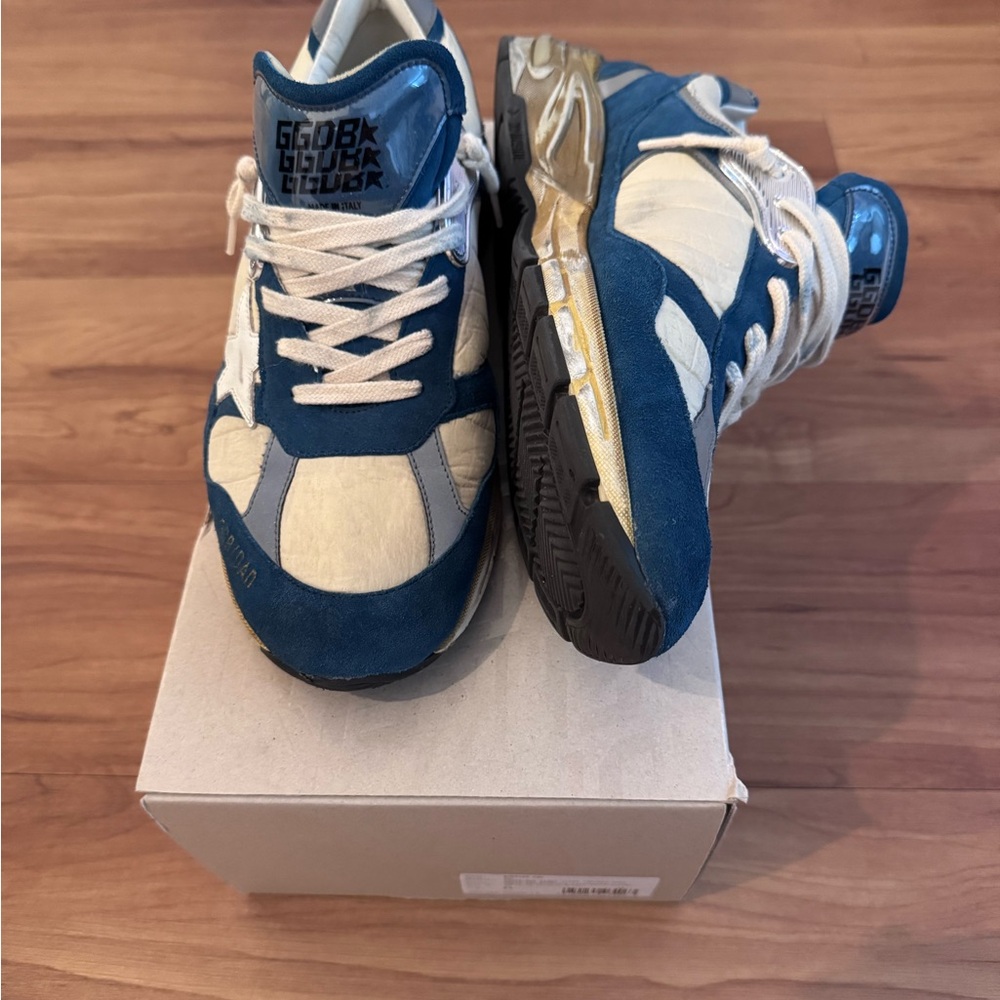 Golden Goose Size 44 RUNNING DAD